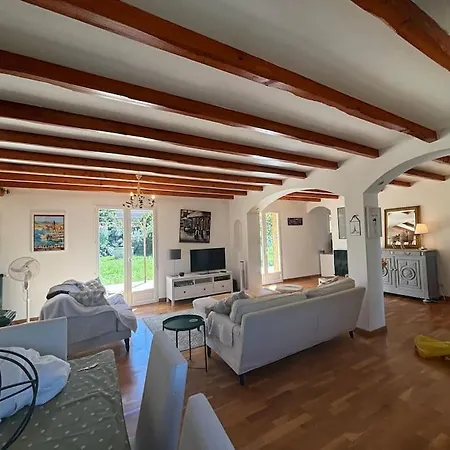 La Vie En Rose Villa